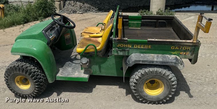 image for item MU9933 2002 John Deere Gator utility vehicle