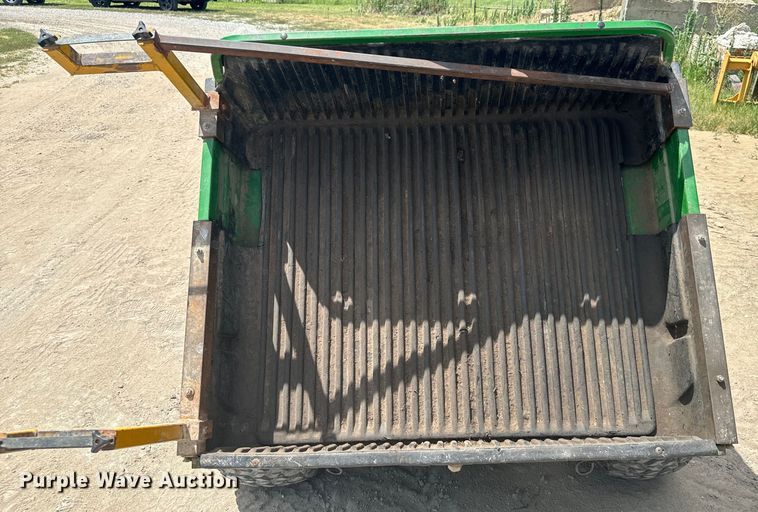 image for item MU9933 2002 John Deere Gator utility vehicle