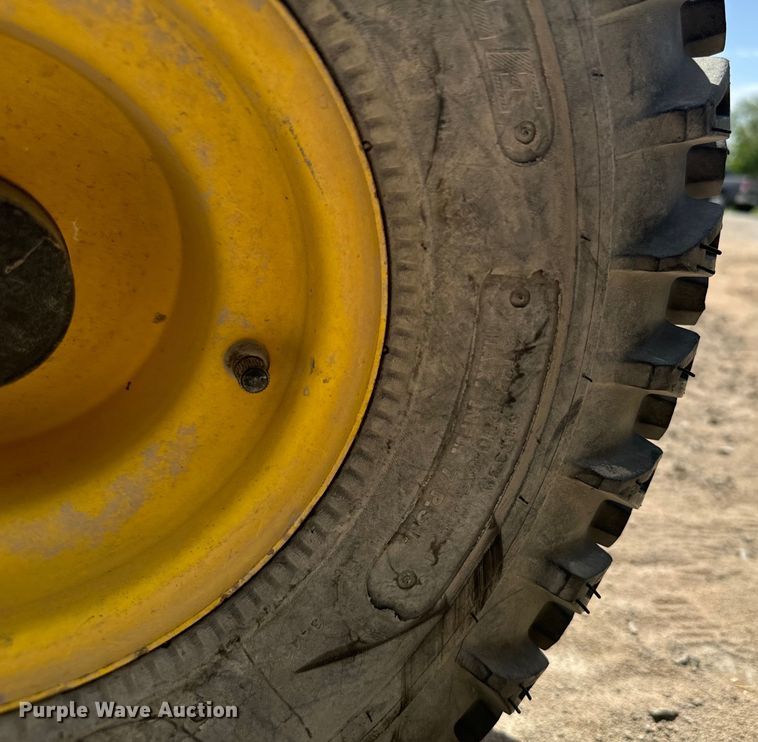 image for item MU9933 2002 John Deere Gator utility vehicle