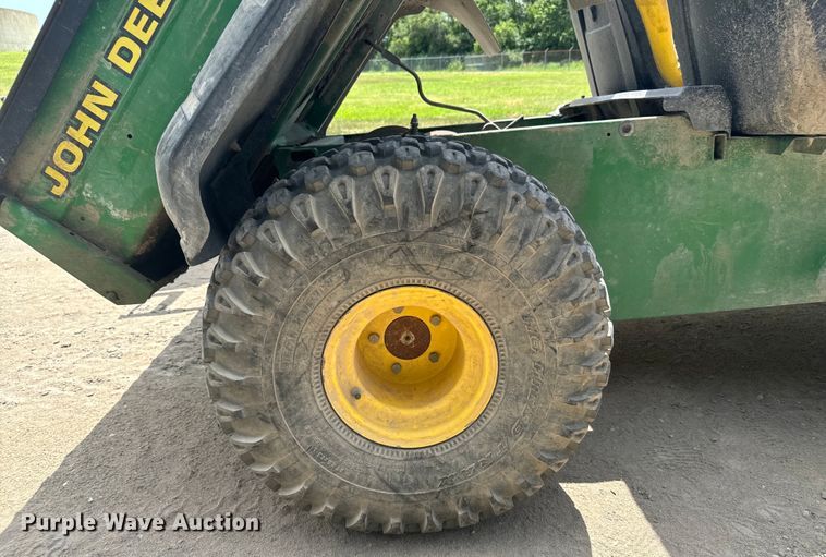 image for item MU9933 2002 John Deere Gator utility vehicle