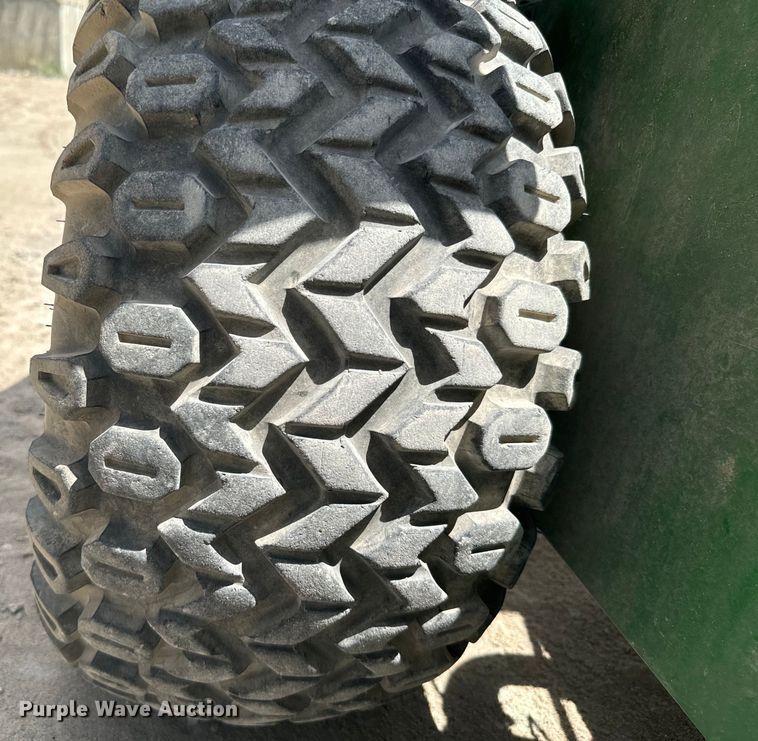 image for item MU9933 2002 John Deere Gator utility vehicle