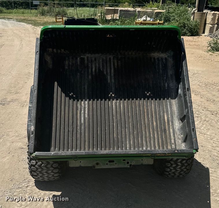 image for item MU9934 2002 John Deere Gator  utility vehicle