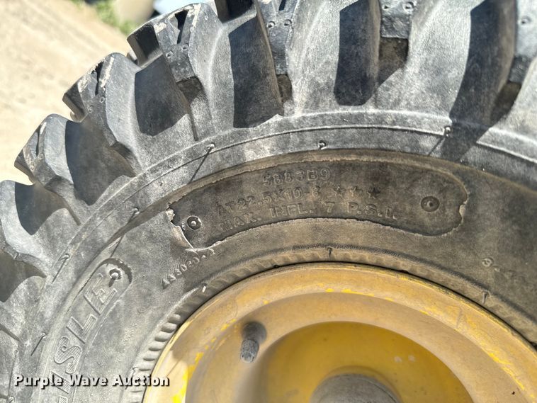 image for item MU9934 2002 John Deere Gator  utility vehicle