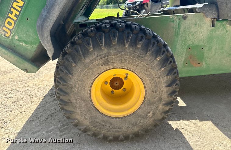 image for item MU9934 2002 John Deere Gator  utility vehicle