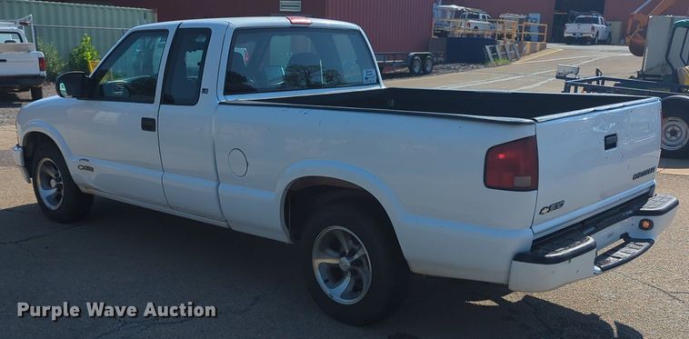 image for item NG9970 2000 Chevrolet  S10 Ext. Cab pickup truck