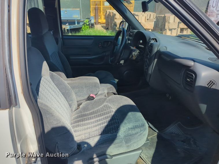 image for item NG9970 2000 Chevrolet  S10 Ext. Cab pickup truck