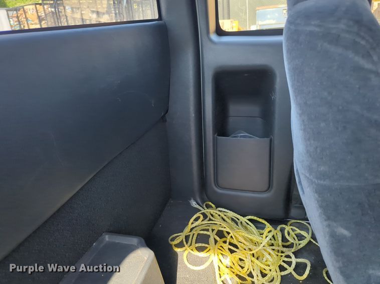 image for item NG9970 2000 Chevrolet  S10 Ext. Cab pickup truck