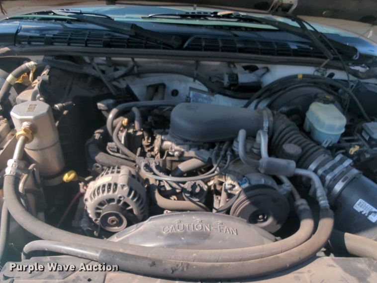 image for item NG9970 2000 Chevrolet  S10 Ext. Cab pickup truck