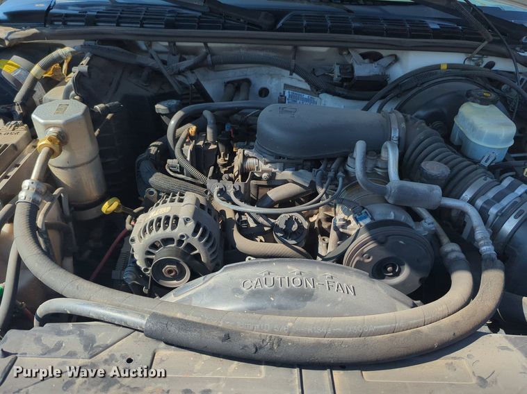 image for item NG9970 2000 Chevrolet  S10 Ext. Cab pickup truck