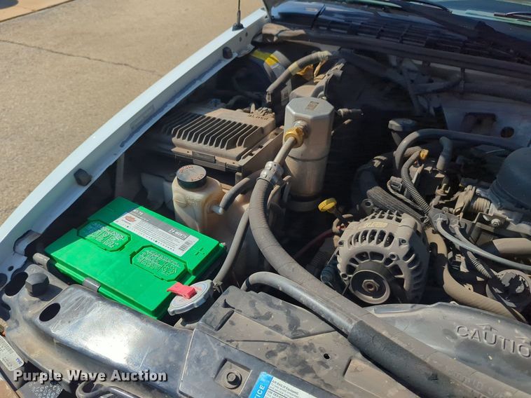 image for item NG9970 2000 Chevrolet  S10 Ext. Cab pickup truck