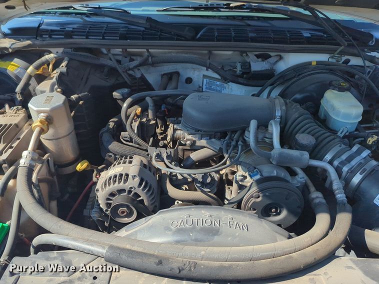 image for item NG9970 2000 Chevrolet  S10 Ext. Cab pickup truck