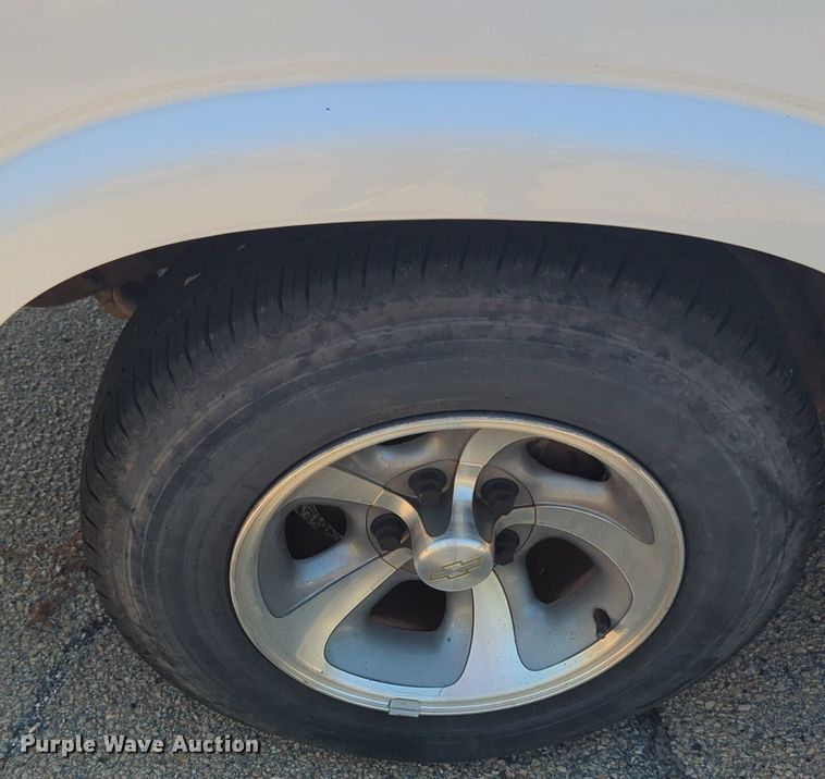 image for item NG9970 2000 Chevrolet  S10 Ext. Cab pickup truck