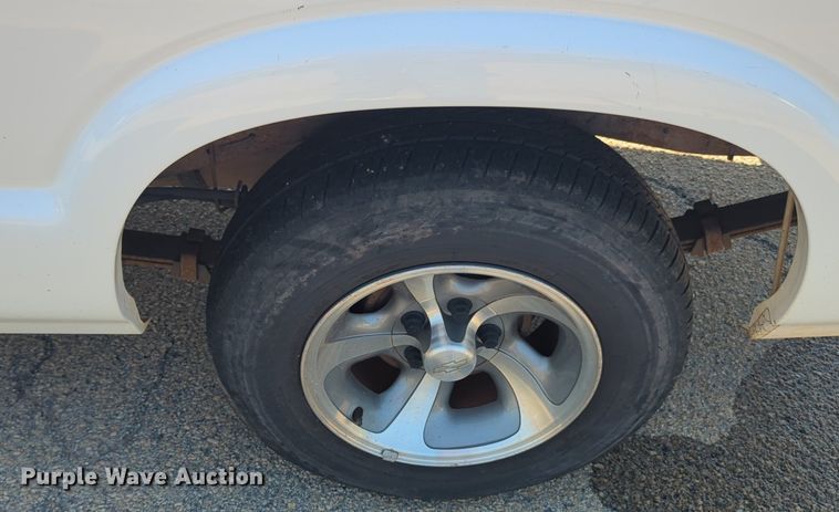 image for item NG9970 2000 Chevrolet  S10 Ext. Cab pickup truck
