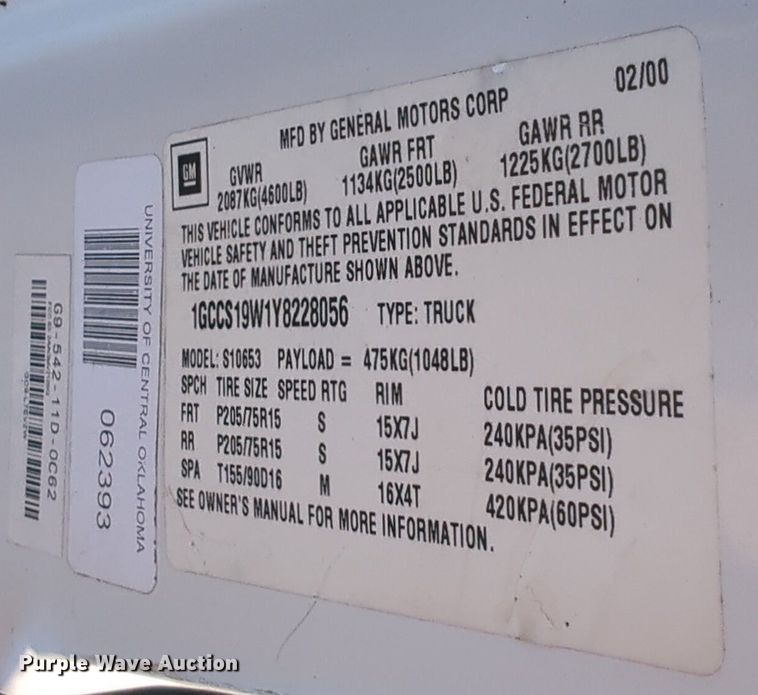 image for item NG9970 2000 Chevrolet  S10 Ext. Cab pickup truck