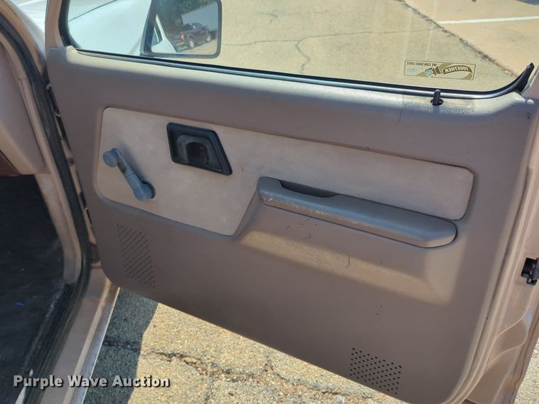 image for item NG9987 1992 Ford Ranger pickup truck