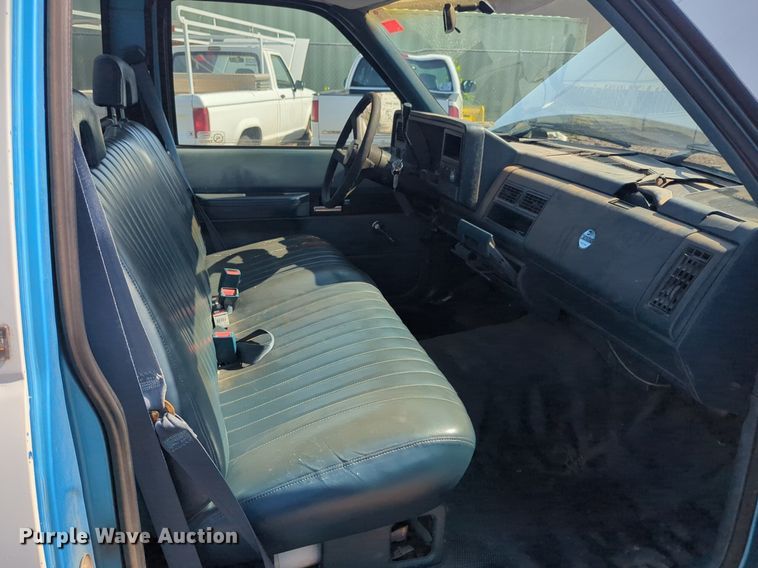 image for item NG9988 1993 Chevrolet  C1500 pickup truck