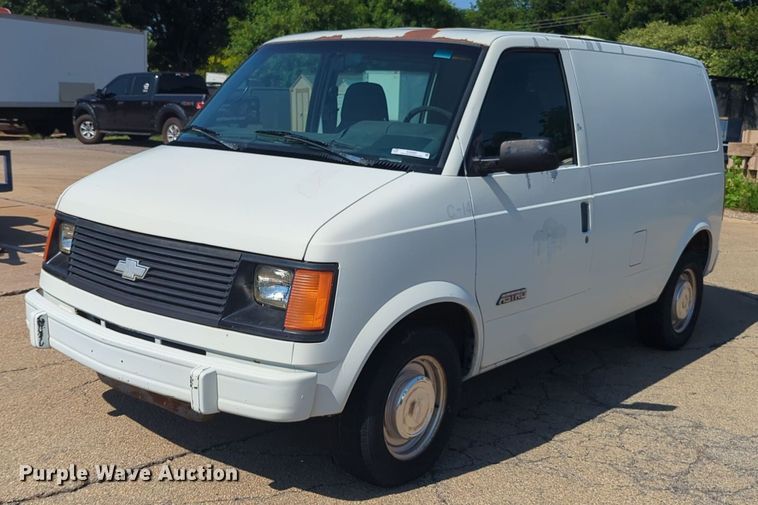 image for item NG9989 1994 Chevrolet  Astro van
