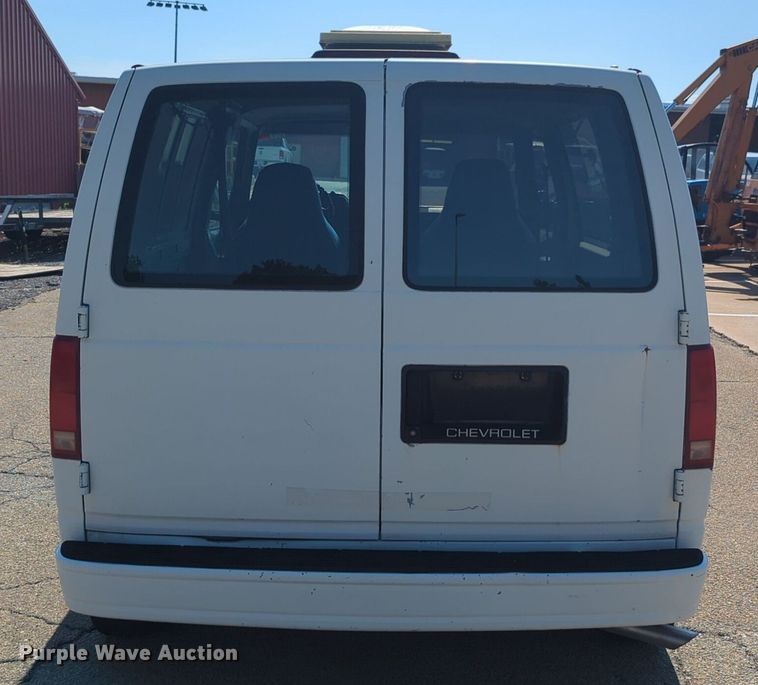 image for item NG9989 1994 Chevrolet  Astro van
