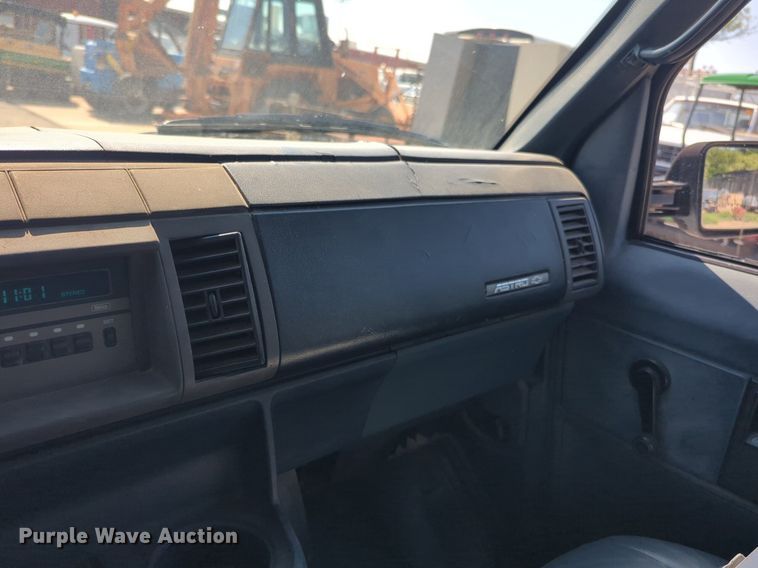 image for item NG9989 1994 Chevrolet  Astro van