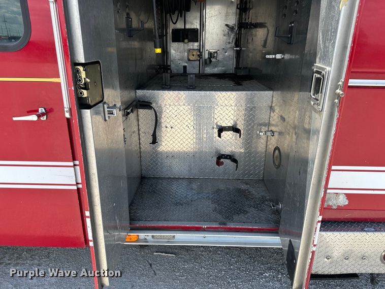 image for item NT9136 2000 E One ladder fire truck