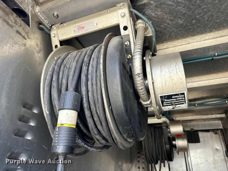 image for item NT9136 2000 E One ladder fire truck