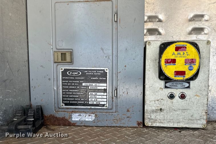 image for item NT9136 2000 E One ladder fire truck