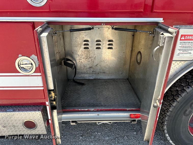 image for item NT9136 2000 E One ladder fire truck