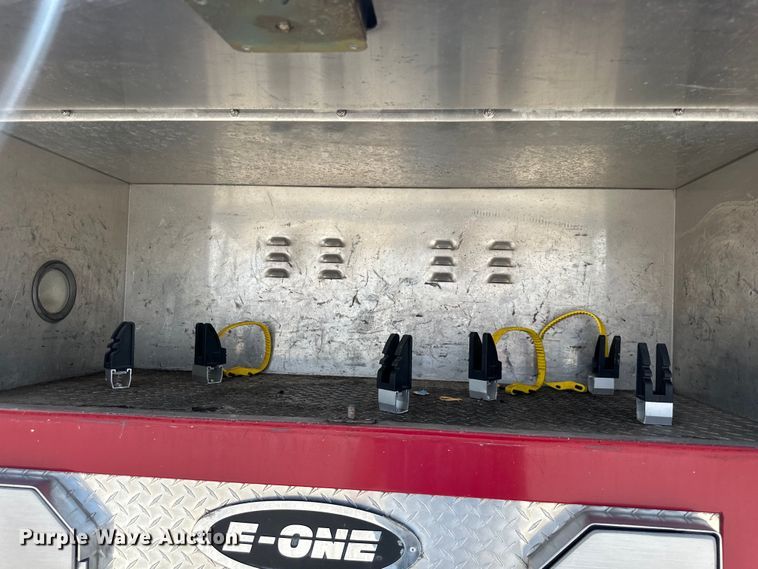 image for item NT9136 2000 E One ladder fire truck