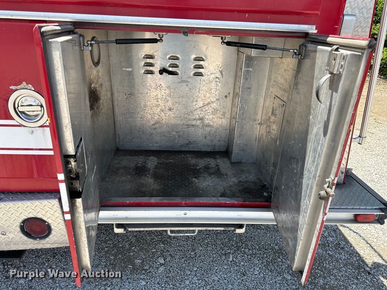 image for item NT9136 2000 E One ladder fire truck