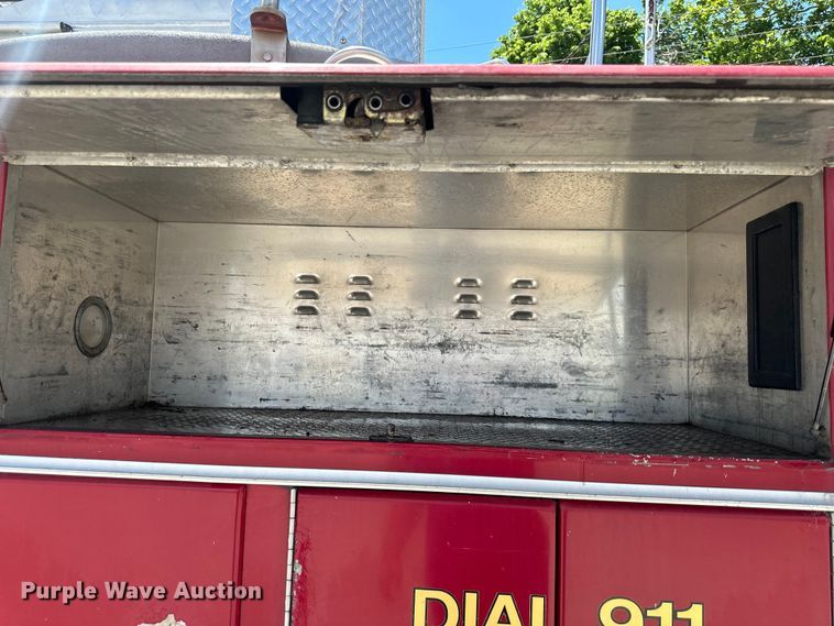 image for item NT9136 2000 E One ladder fire truck