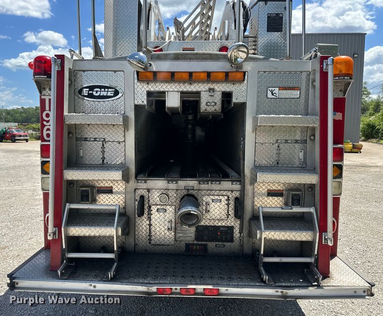 image for item NT9136 2000 E One ladder fire truck