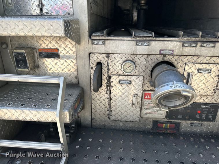 image for item NT9136 2000 E One ladder fire truck