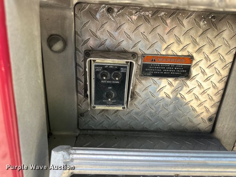 image for item NT9136 2000 E One ladder fire truck