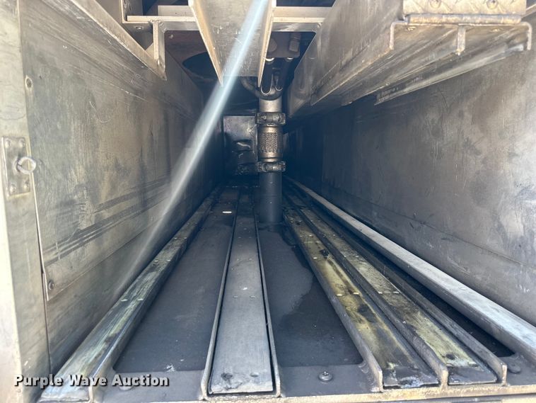 image for item NT9136 2000 E One ladder fire truck