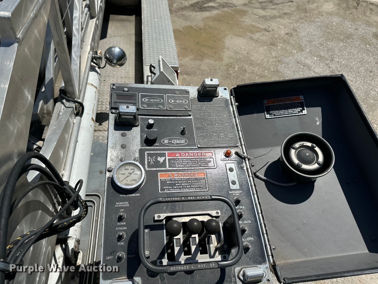 image for item NT9136 2000 E One ladder fire truck