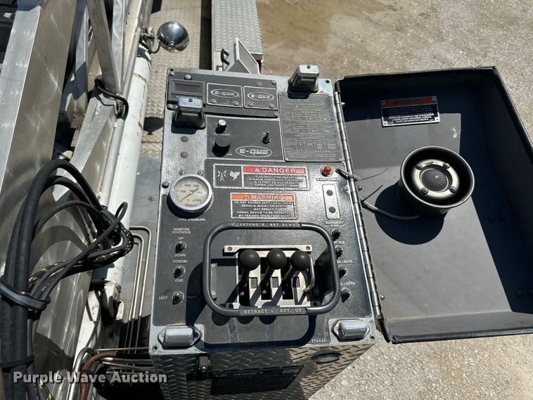 image for item NT9136 2000 E One ladder fire truck