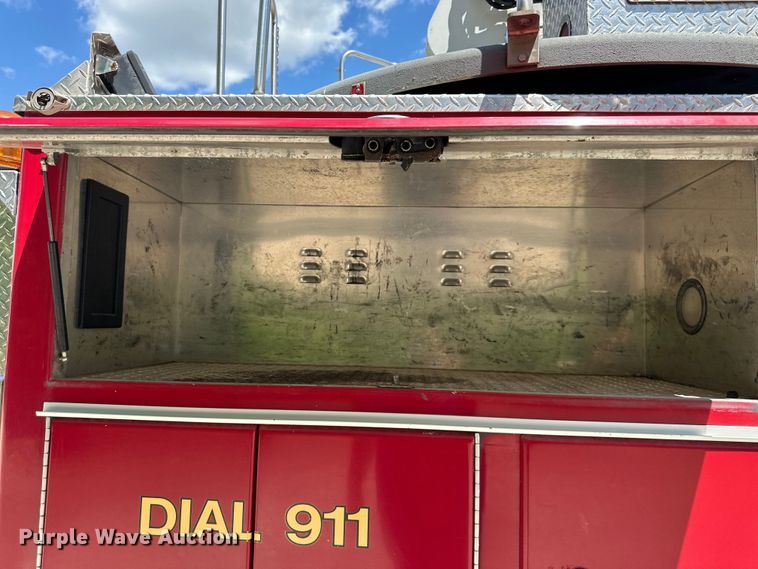 image for item NT9136 2000 E One ladder fire truck