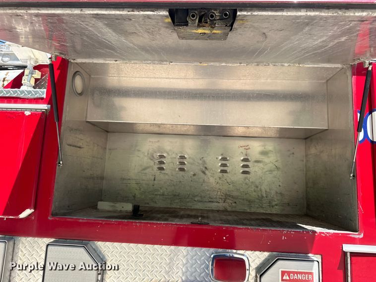 image for item NT9136 2000 E One ladder fire truck