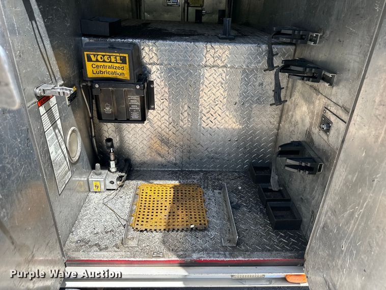 image for item NT9136 2000 E One ladder fire truck