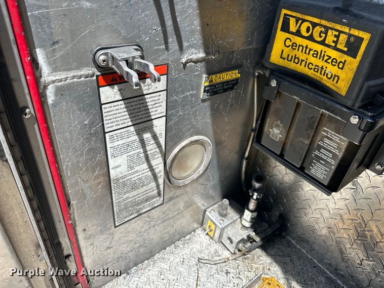 image for item NT9136 2000 E One ladder fire truck