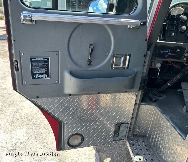 image for item NT9136 2000 E One ladder fire truck