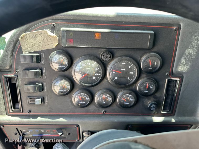 image for item NT9136 2000 E One ladder fire truck