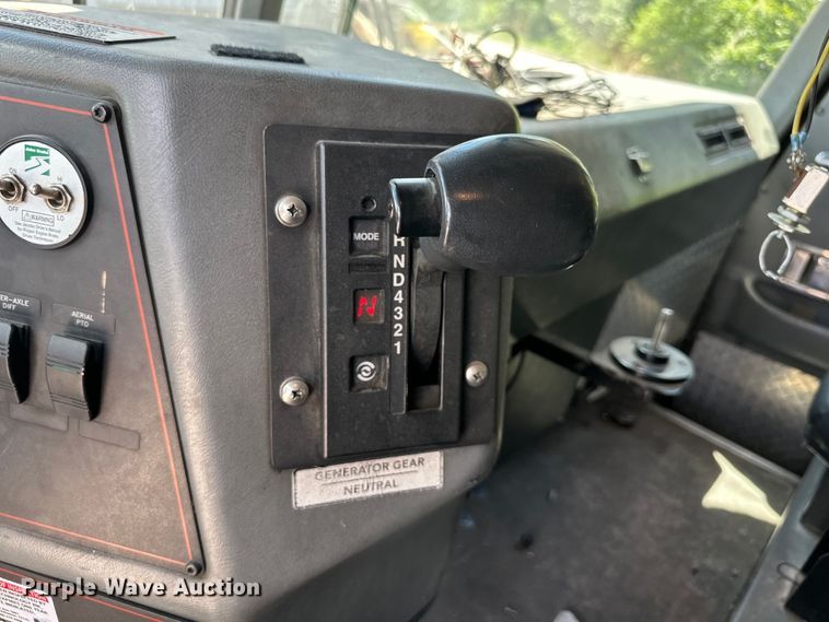 image for item NT9136 2000 E One ladder fire truck