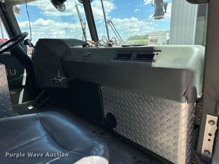 image for item NT9136 2000 E One ladder fire truck