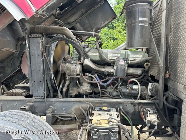 image for item NT9136 2000 E One ladder fire truck