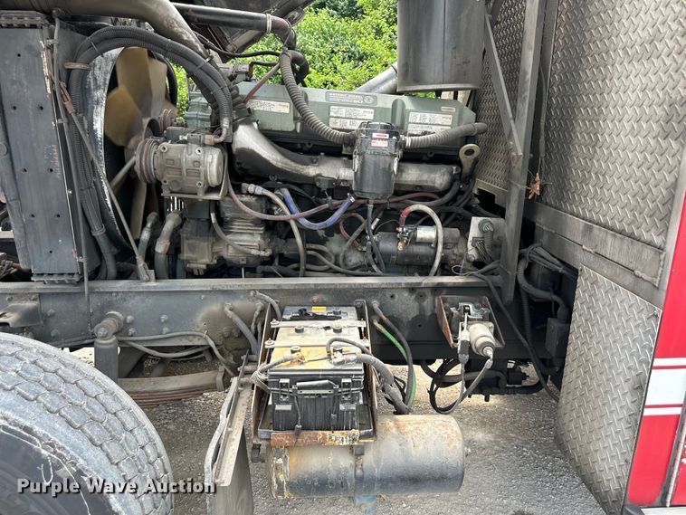 image for item NT9136 2000 E One ladder fire truck