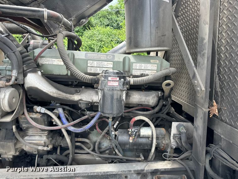 image for item NT9136 2000 E One ladder fire truck