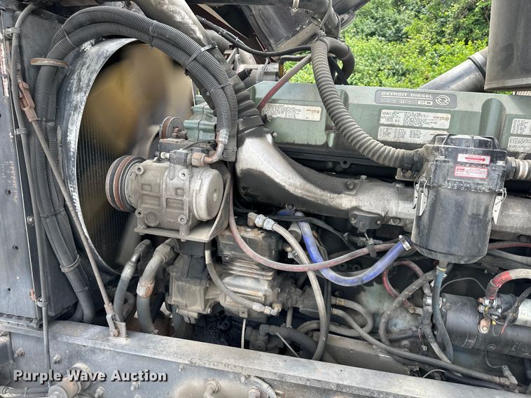 image for item NT9136 2000 E One ladder fire truck