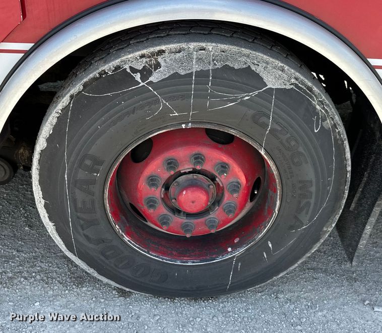 image for item NT9136 2000 E One ladder fire truck