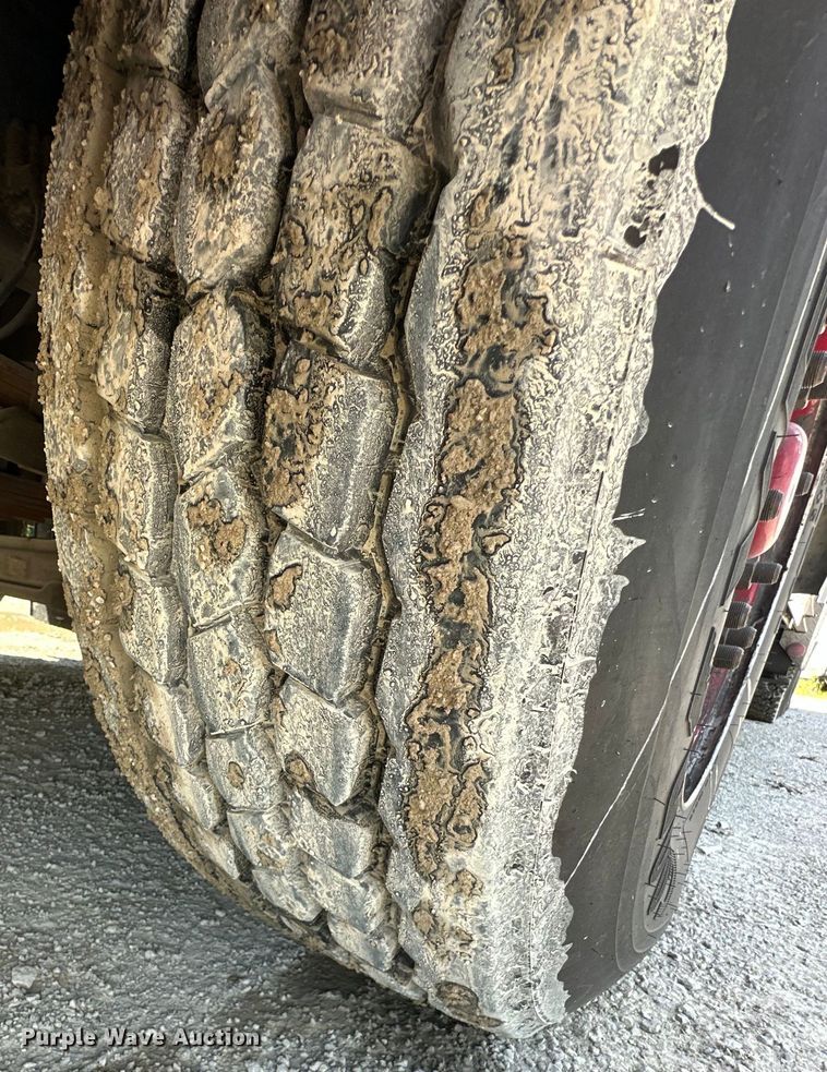 image for item NT9136 2000 E One ladder fire truck